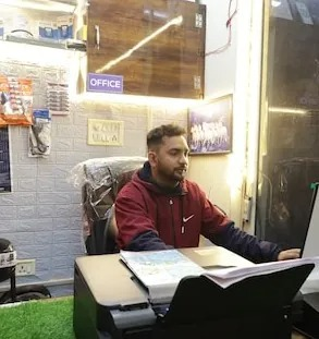 Ashish Topwal Founder of Gurukul Computer Coaching Institute